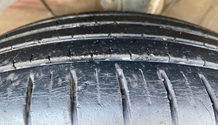 2021 Maruti Swift ZXI PLUS, Petrol, Manual, 38,946 km, Left Front Tyre Tread