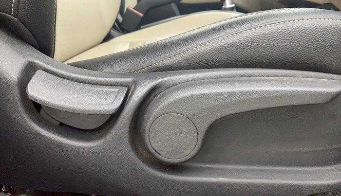 2018 Hyundai Verna 1.4 EX PETROL, Petrol, Manual, 77,257 km, Driver Side Adjustment Panel
