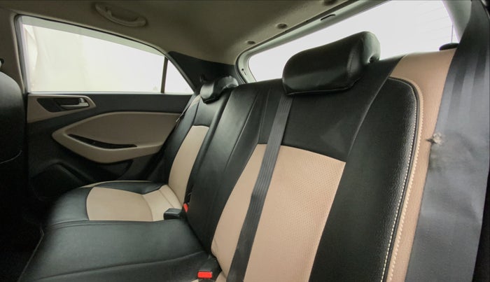 2015 Hyundai Elite i20 ASTA 1.2, Petrol, Manual, 27,655 km, Right Side Rear Door Cabin