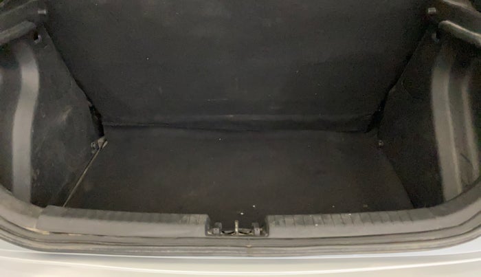 2020 Hyundai Elite i20 MAGNA PLUS 1.2, Petrol, Manual, 27,703 km, Boot Inside