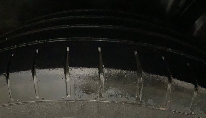 2020 Hyundai Elite i20 MAGNA PLUS 1.2, Petrol, Manual, 27,703 km, Left Rear Tyre Tread