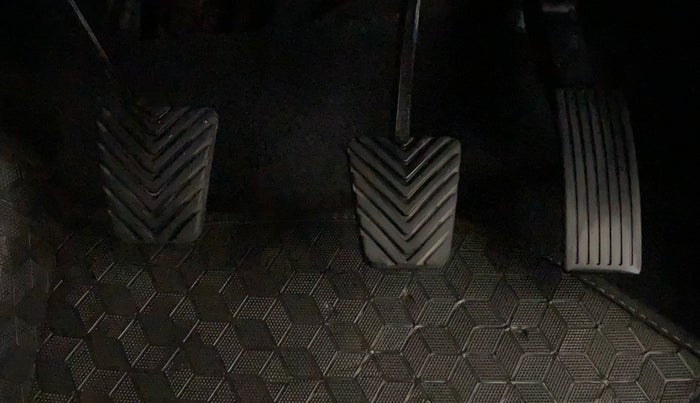 2020 Hyundai Elite i20 MAGNA PLUS 1.2, Petrol, Manual, 27,703 km, Pedals