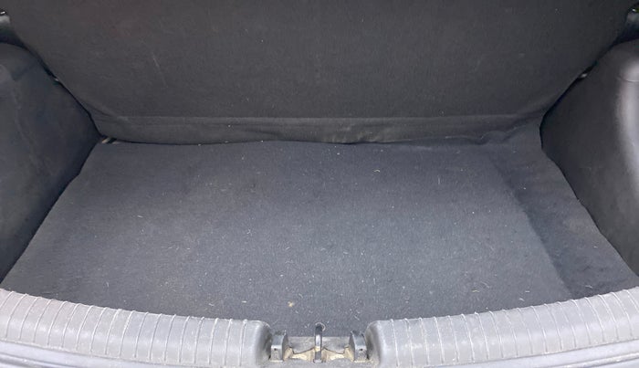 2013 Hyundai Grand i10 SPORTZ 1.1 CRDI, Diesel, Manual, 70,870 km, Boot Inside