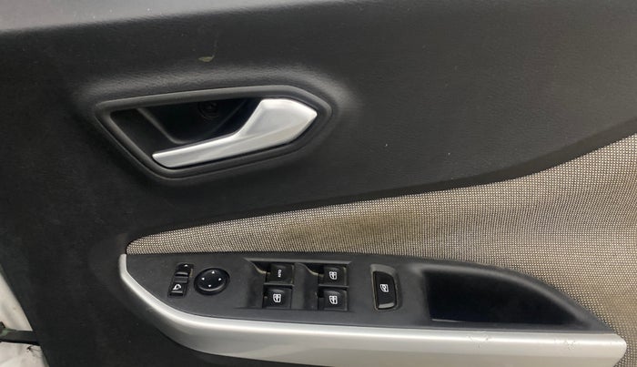 2021 Nissan MAGNITE XV TURBO, Petrol, Manual, 1,10,529 km, Driver Side Door Panels Control