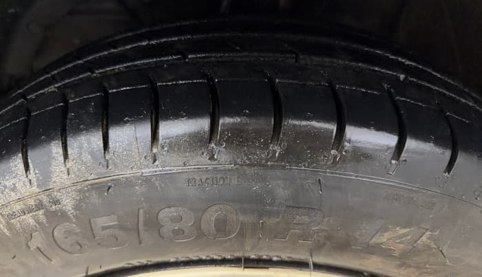 2018 Maruti Swift VXI, Petrol, Manual, 42,495 km, Left Front Tyre Tread