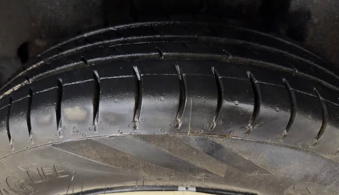 2018 Maruti Swift VXI, Petrol, Manual, 42,495 km, Left Rear Tyre Tread