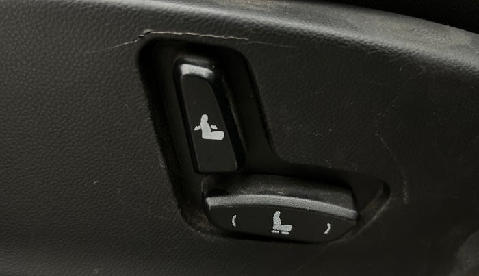 2020 MG HECTOR SHARP HYBRID 1.5 PETROL, Petrol, Manual, 78,880 km, Driver Side Adjustment Panel