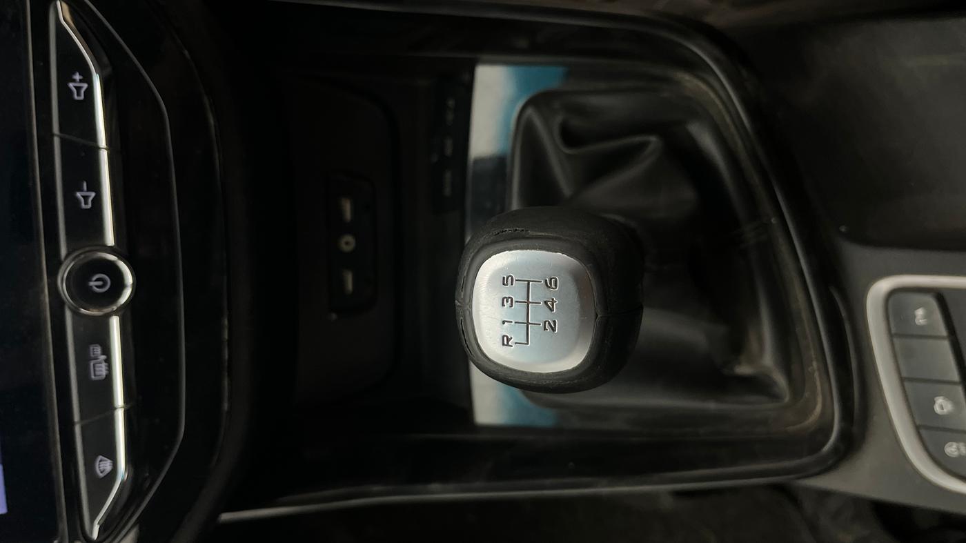 2020 MG HECTOR SHARP HYBRID 1.5 PETROL, Petrol, Manual, 78,999 km, Gear Lever