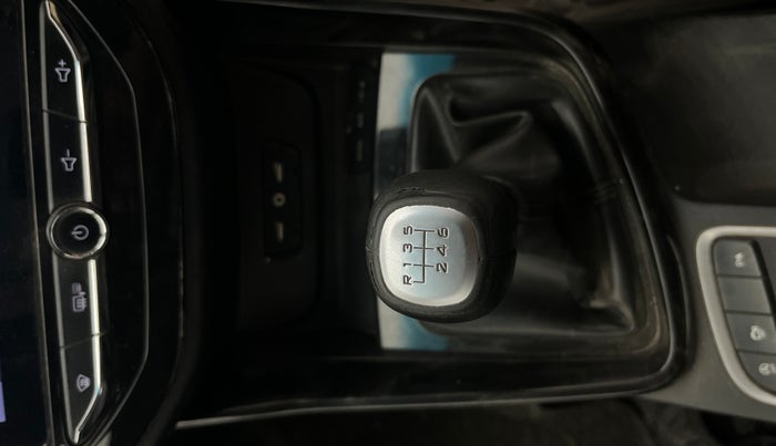 2020 MG HECTOR SHARP HYBRID 1.5 PETROL, Petrol, Manual, 78,880 km, Gear Lever