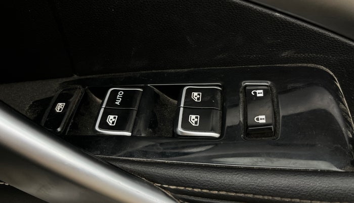 2020 MG HECTOR SHARP HYBRID 1.5 PETROL, Petrol, Manual, 78,880 km, Driver Side Door Panels Control