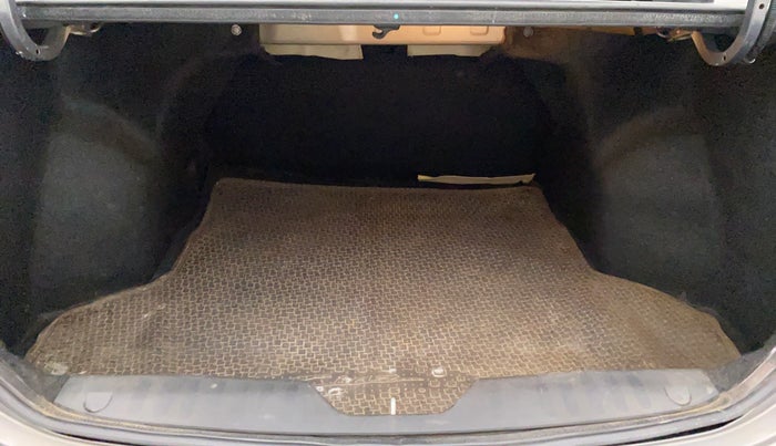 2014 Maruti Ciaz VXI+, Petrol, Manual, 62,310 km, Boot Inside