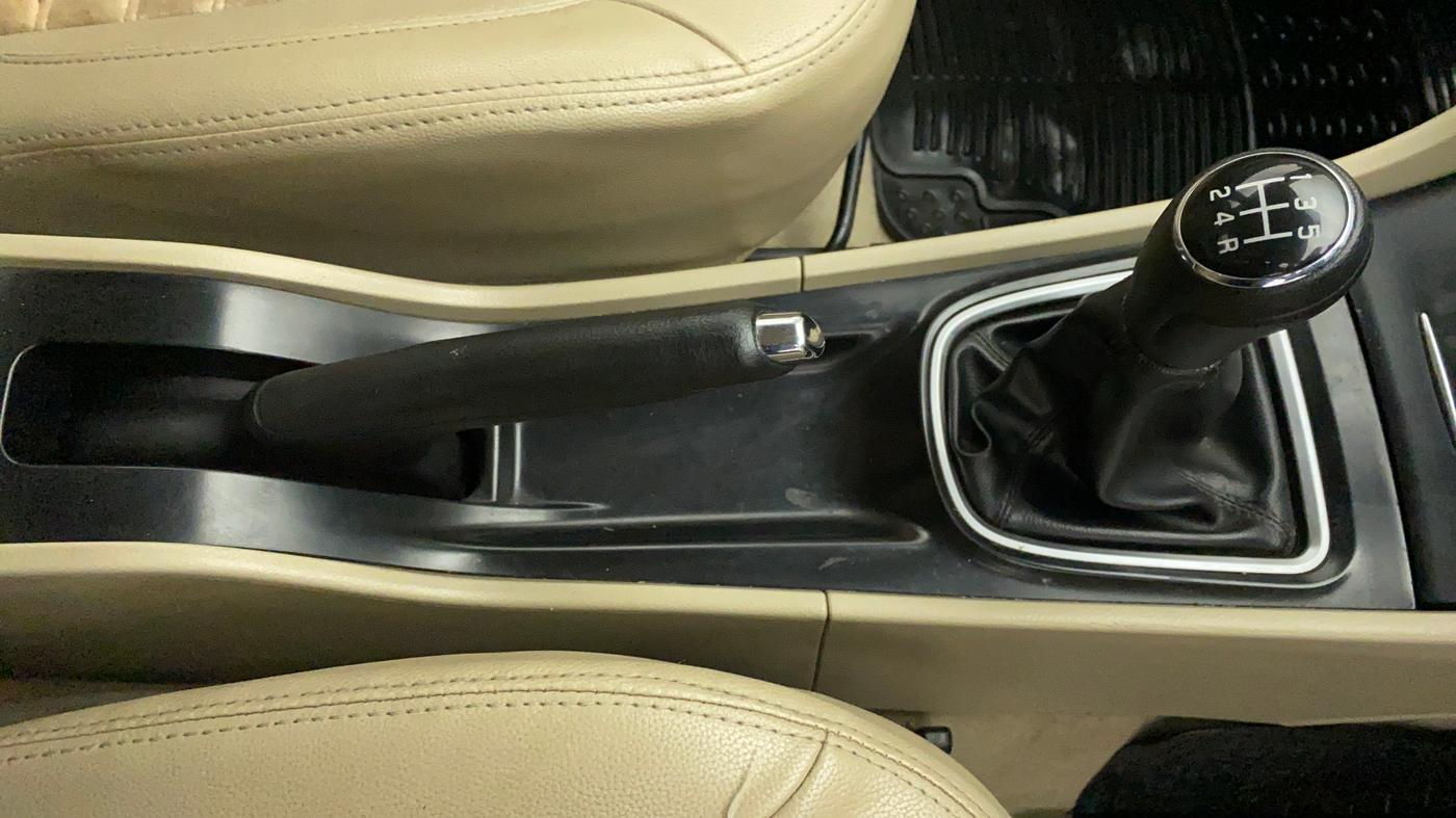 2014 Maruti Ciaz VXI+, Petrol, Manual, 62,310 km, Gear Lever