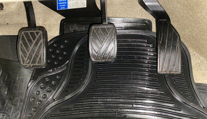 2014 Maruti Ciaz VXI+, Petrol, Manual, 62,310 km, Pedals