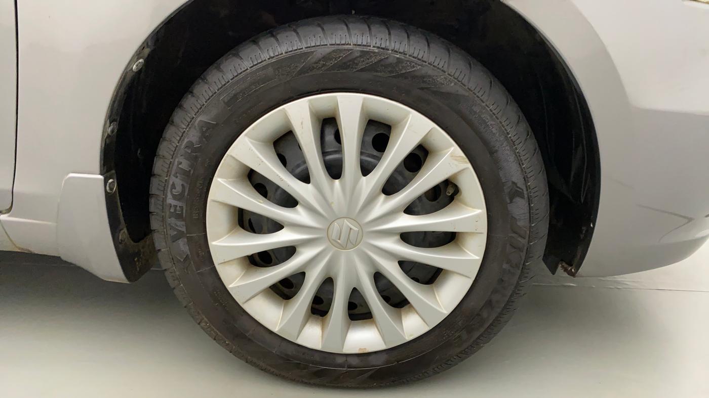 2014 Maruti Ciaz VXI+, Petrol, Manual, 62,310 km, Right Front Wheel