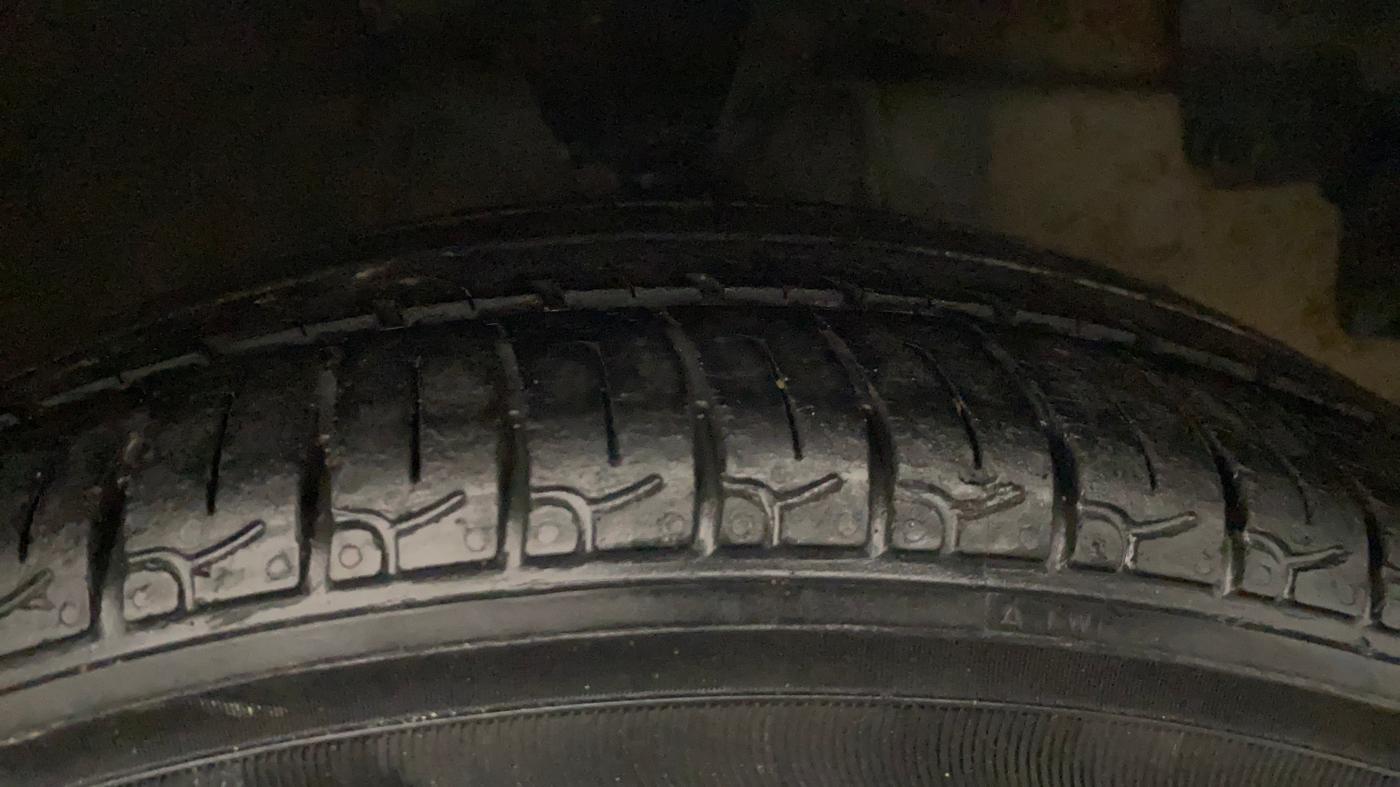 2017 Hyundai Eon ERA +, Petrol, Manual, 1,07,249 km, Right Front Tyre Tread
