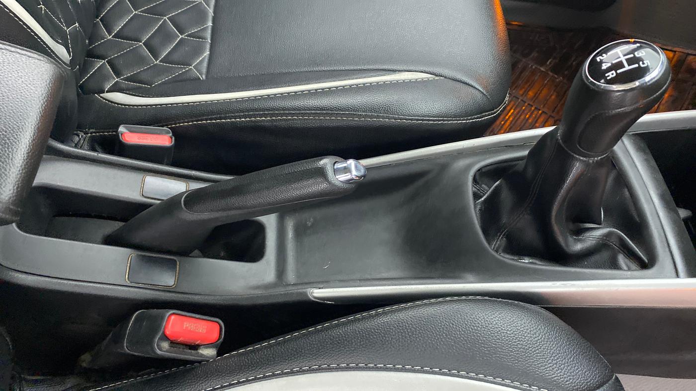 2018 Maruti Baleno DELTA 1.2 K12, Petrol, Manual, 69,298 km, Gear Lever