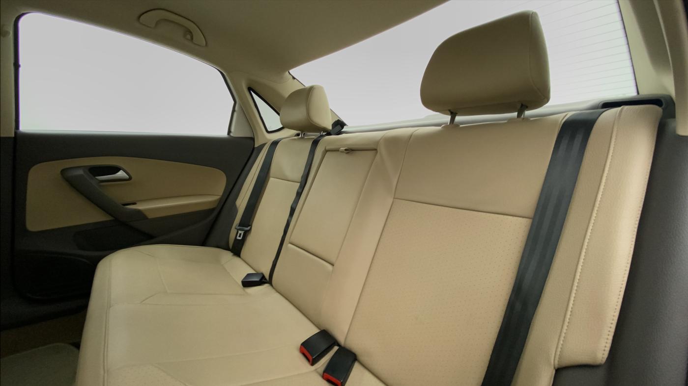 2016 Volkswagen Vento HIGHLINE PETROL, Petrol, Manual, 20,777 km, Right Side Rear Door Cabin