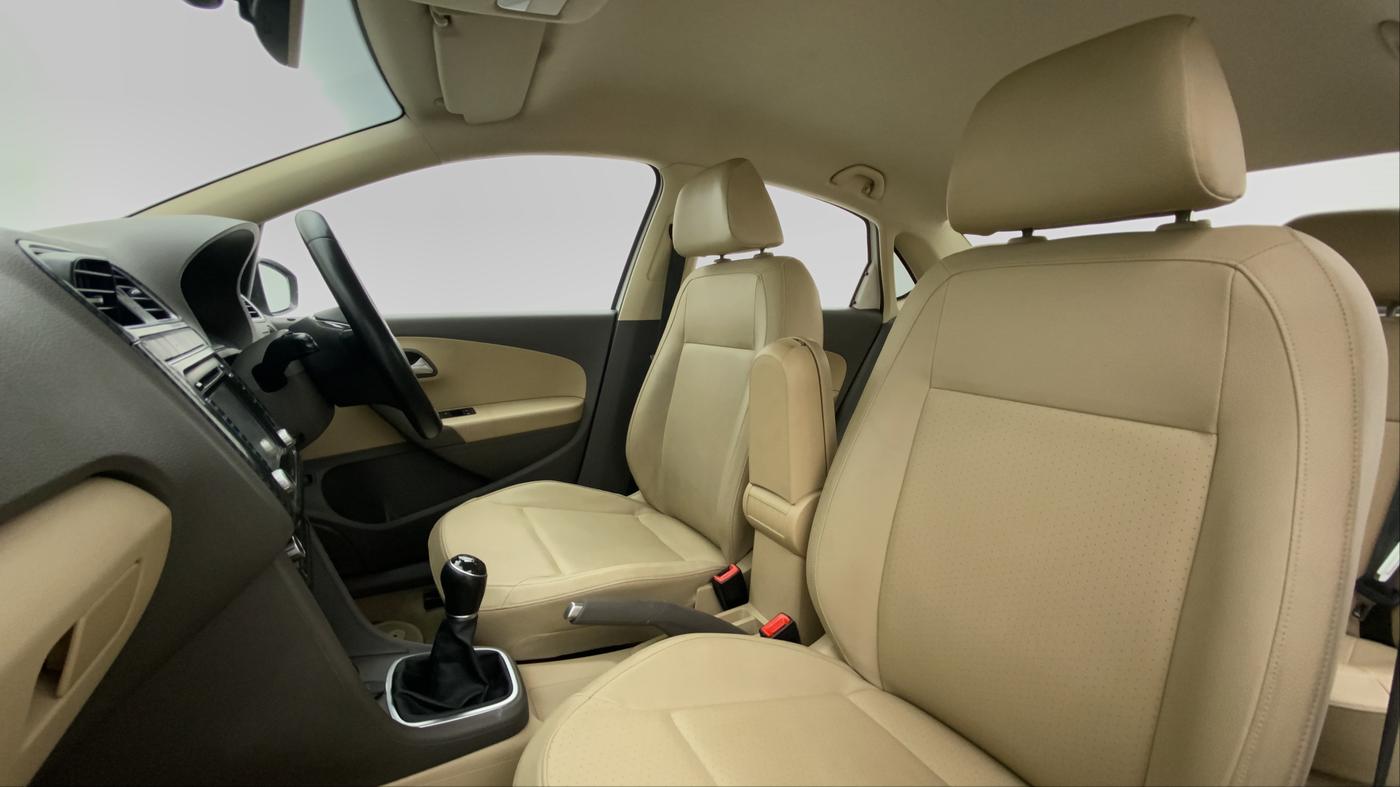 2016 Volkswagen Vento HIGHLINE PETROL, Petrol, Manual, 20,777 km, Right Side Front Door Cabin