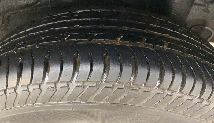 2014 Hyundai Elite i20 SPORTZ 1.4 CRDI, Diesel, Manual, 77,398 km, Left Rear Tyre Tread