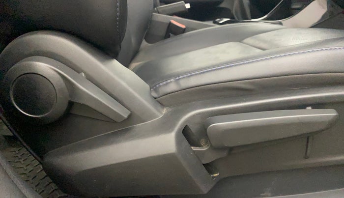 2022 Tata ALTROZ XZ PLUS PETROL DARK EDITION, Petrol, Manual, 63,714 km, Driver Side Adjustment Panel