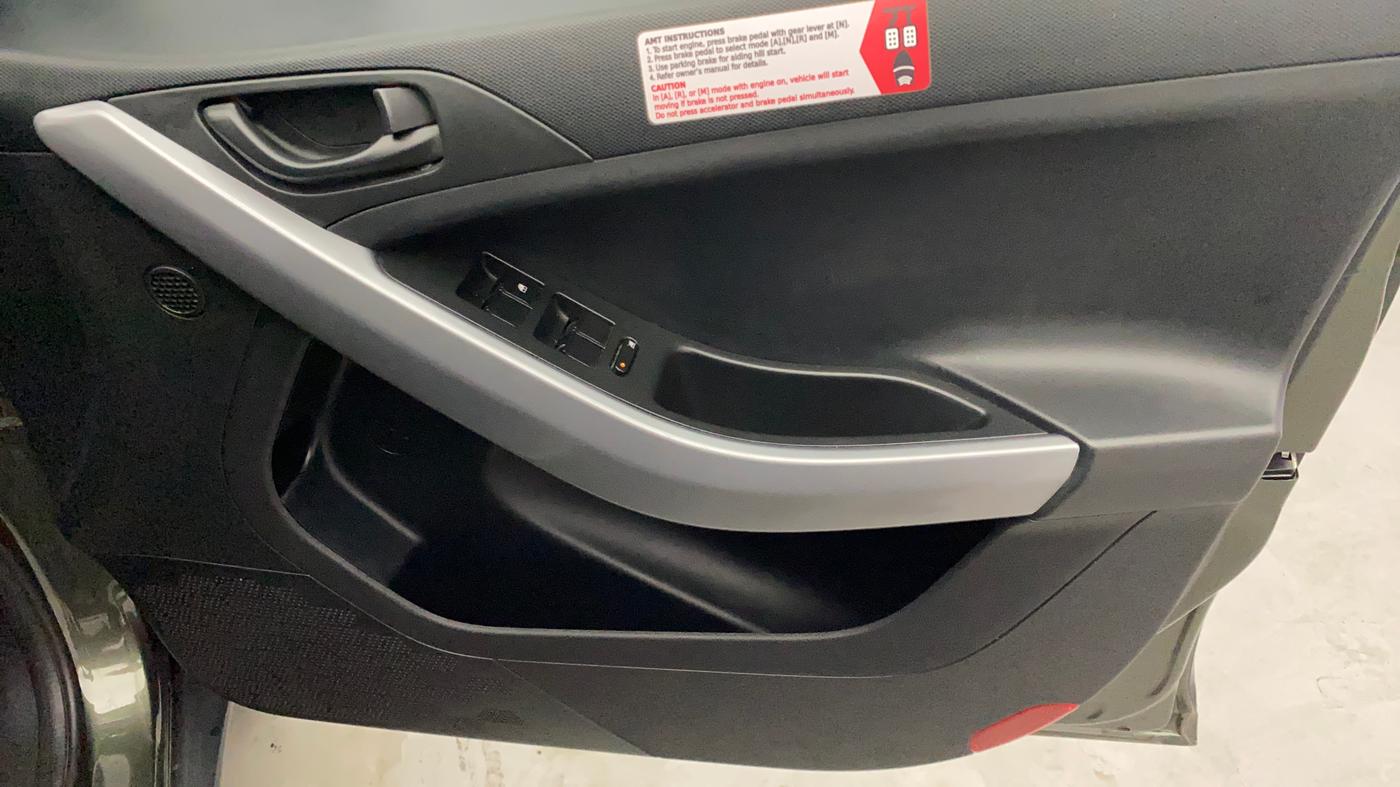 2023 Tata NEXON XMA PETROL, Petrol, Automatic, 30,868 km, Driver Side Door Panels Control