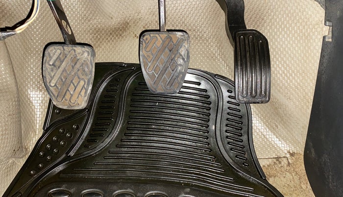 2017 Datsun Go Plus T, Petrol, Manual, 46,490 km, Pedals