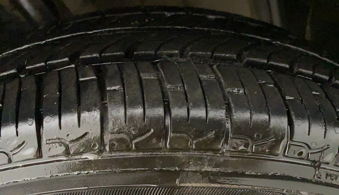 2017 Datsun Go Plus T, Petrol, Manual, 46,490 km, Left Front Tyre Tread