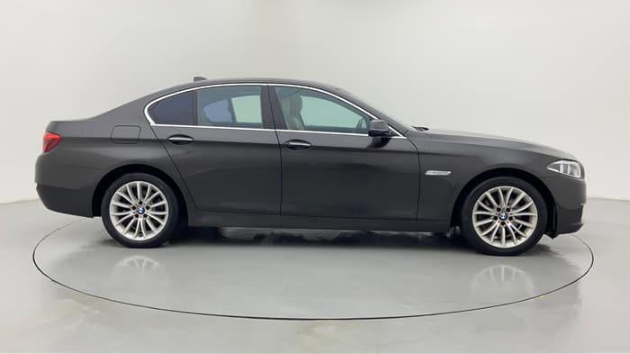 2015 BMW 5 Series 520D LUXURY LINE, Diesel, Automatic, 82,579 km, Right Side View
