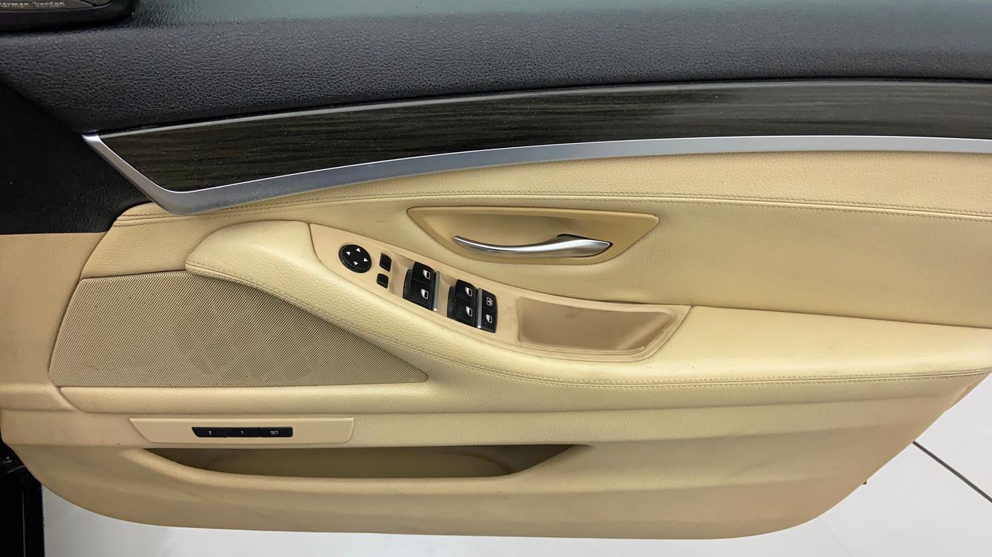 2015 BMW 5 Series 520D LUXURY LINE, Diesel, Automatic, 82,579 km, Driver Side Door Panels Controls