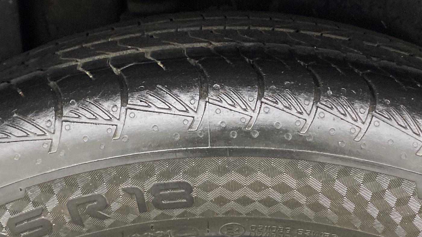 2021 KIA SELTOS X LINE 1.4 PETROL DCT, Petrol, Automatic, 42,106 km, Right Rear Tyre Tread