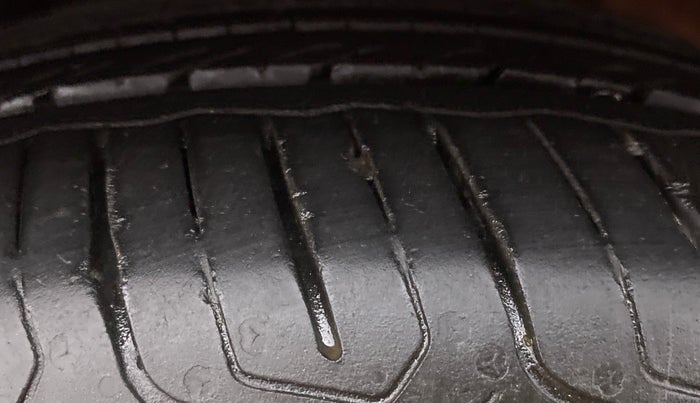 2021 Volkswagen Polo 1.0 GT TSI AT, Petrol, Automatic, 45,636 km, Left Front Tyre Tread