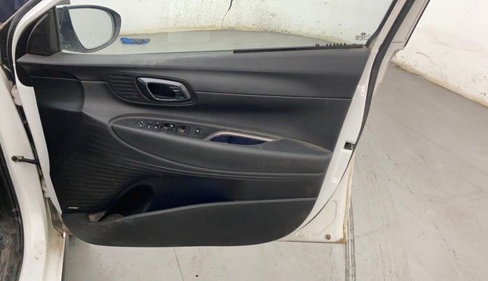 2023 Hyundai NEW I20 ASTA 1.2 MT, Petrol, Manual, 33,670 km, Driver Side Door Panels Control