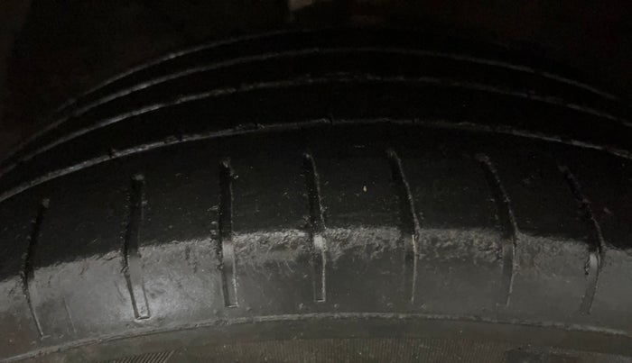 2017 Maruti Baleno ZETA CVT PETROL 1.2, Petrol, Automatic, 60,607 km, Left Front Tyre Tread