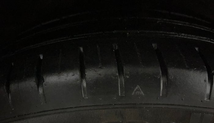 2017 Maruti Baleno ZETA CVT PETROL 1.2, Petrol, Automatic, 60,607 km, Right Front Tyre Tread