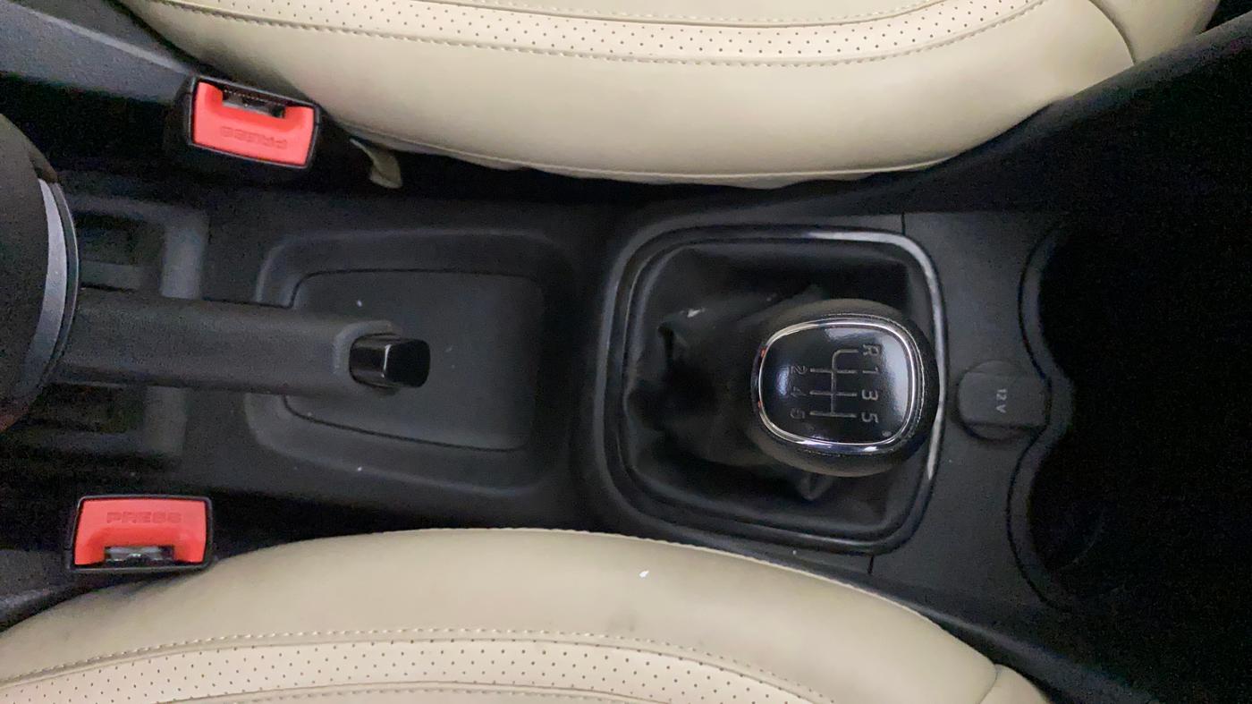 2020 Skoda Rapid ACTIVE 1.0 TSI, Petrol, Manual, 29,905 km, Gear Lever