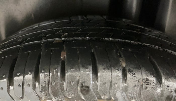 2017 Maruti Ciaz ZXI+, Petrol, Manual, 68,922 km, Left Rear Tyre Tread