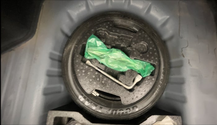 2017 Maruti Ciaz ZXI+, Petrol, Manual, 68,922 km, Spare Tyre