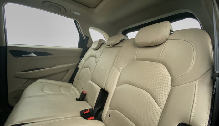2021 MG HECTOR SHARP CVT, Petrol, Automatic, 13,424 km, Right Side Rear Door Cabin
