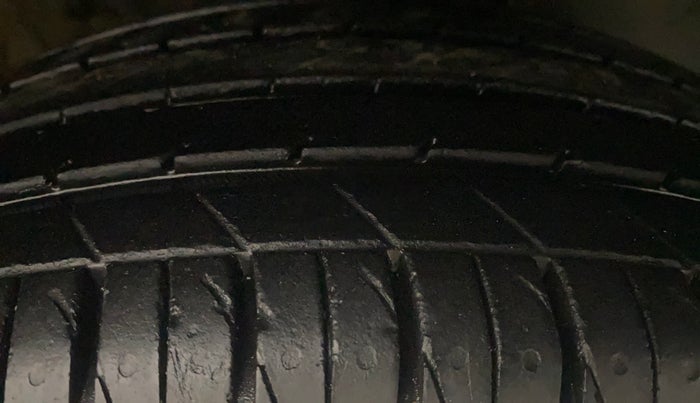 2023 KIA SONET HTX 1.0 IMT, Petrol, Manual, 21,456 km, Right Front Tyre Tread