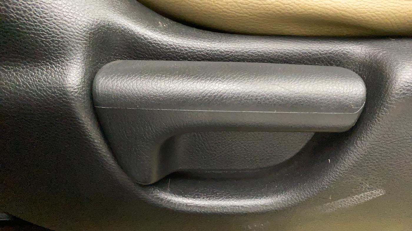 2017 Honda City 1.5L I-VTEC V MT, Petrol, Manual, 97,854 km, Driver Side Adjustment Panel