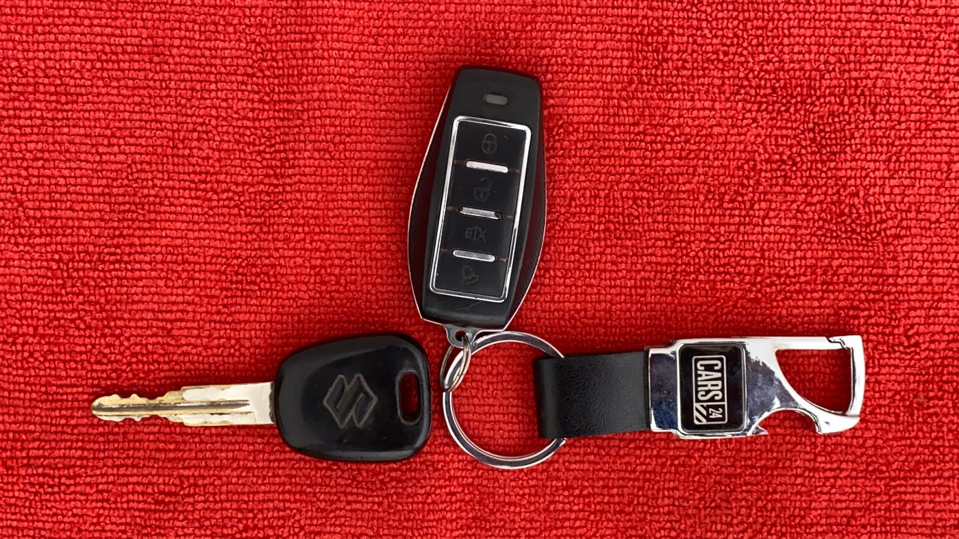 2011 Maruti Alto LXI, CNG, Manual, 85,311 km, Key Close Up