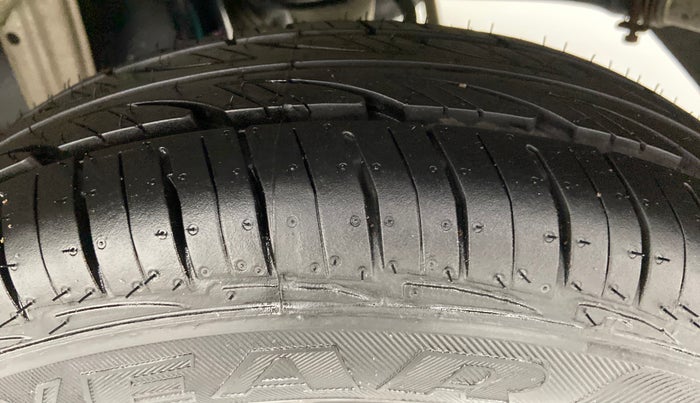 2013 Maruti Alto 800 LXI, Petrol, Manual, 84,301 km, Left Rear Tyre Tread