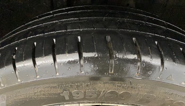 2021 Nissan MAGNITE XE, Petrol, Manual, 85,756 km, Right Front Tyre Tread