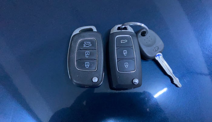 2021 Hyundai GRAND I10 NIOS MAGNA 1.2 KAPPA VTVT, Petrol, Manual, 83,985 km, Key Close Up