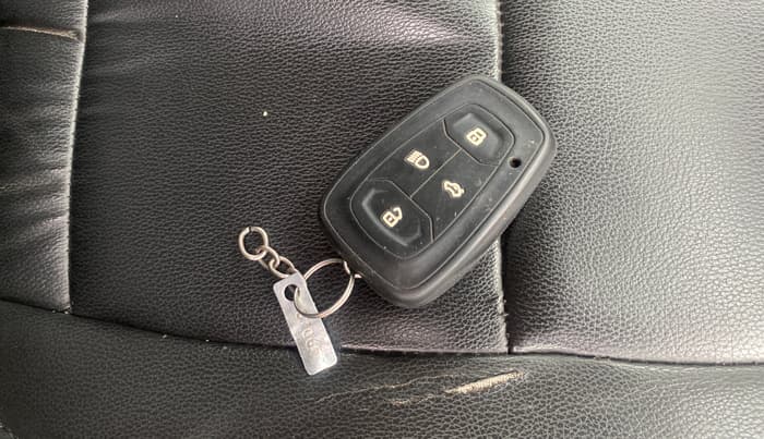 2021 Tata NEXON XZA PLUS SUNROOF PETROL, Petrol, Automatic, 69,092 km, Key Close Up