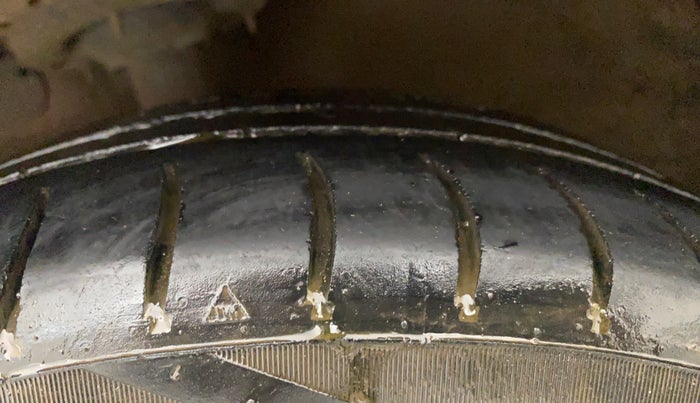 2017 Hyundai Grand i10 MAGNA 1.2 KAPPA VTVT, Petrol, Manual, 95,111 km, Left Front Tyre Tread