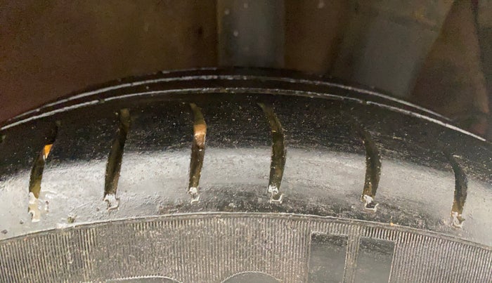 2017 Hyundai Grand i10 MAGNA 1.2 KAPPA VTVT, Petrol, Manual, 95,111 km, Left Rear Tyre Tread