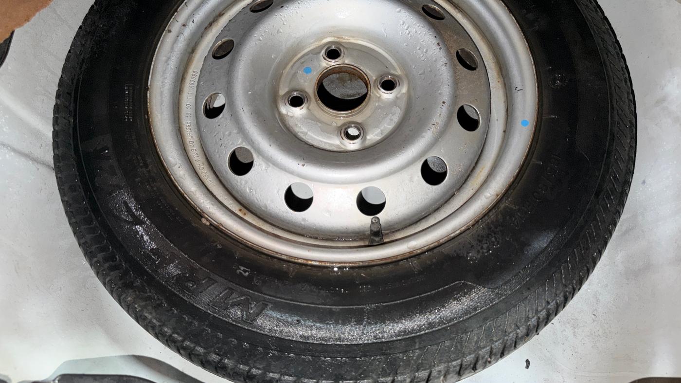 2015 Maruti Swift Dzire LXI (O), CNG, Manual, 72,280 km, Spare Tyre