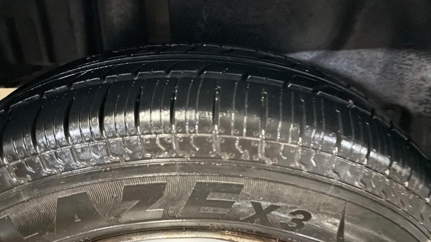 2015 Maruti Swift Dzire LXI (O), CNG, Manual, 72,280 km, Right Rear Tyre Tread