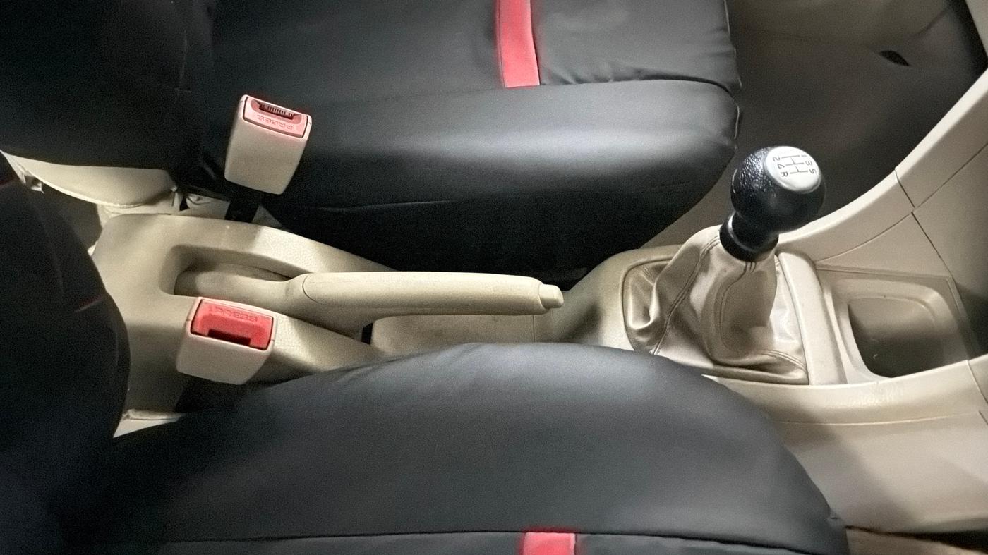 2015 Maruti Swift Dzire LXI (O), CNG, Manual, 72,280 km, Gear Lever